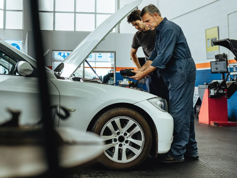 autofficina-per-riparazioni-meccaniche